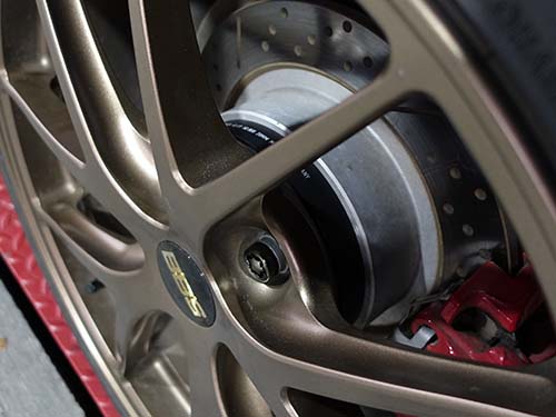 アルミホイールをマックガードで固定