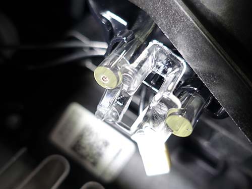 デイライト導光用アクリルがLEDの発熱により焼損