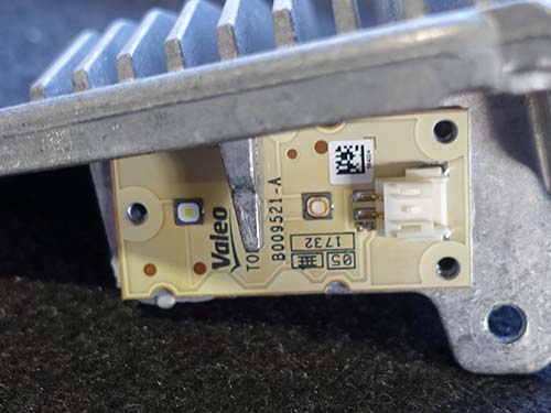 LEDモジュール側も一部焼損している状態