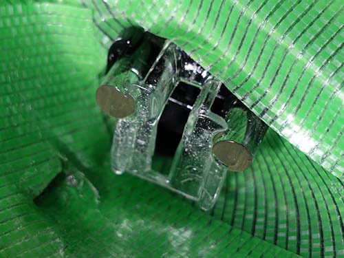 焼損したアクリル部分を削り落として再形成