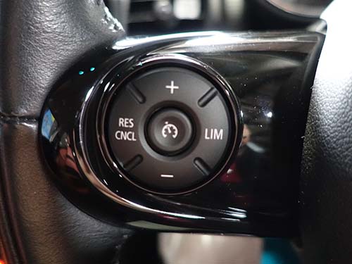 クルーズコントロール操作スイッチ