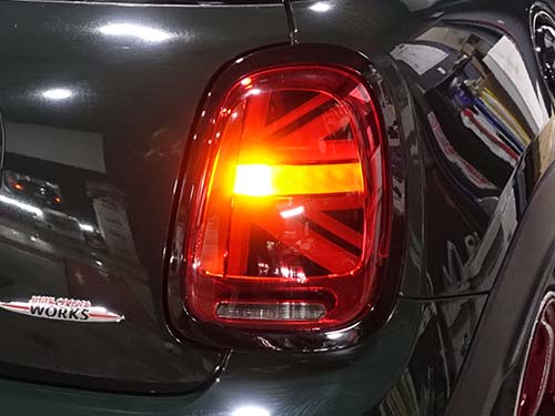 ユニオンジャックテールライトのウインカー部をシーケンシャルウインカー仕様へ加工