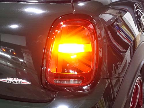 ユニオンジャックテールライトのウインカー部をシーケンシャルウインカー仕様へ加工