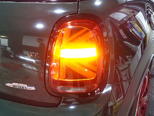 ユニオンジャックテールライトのウインカー部をシーケンシャルウインカー仕様へ加工