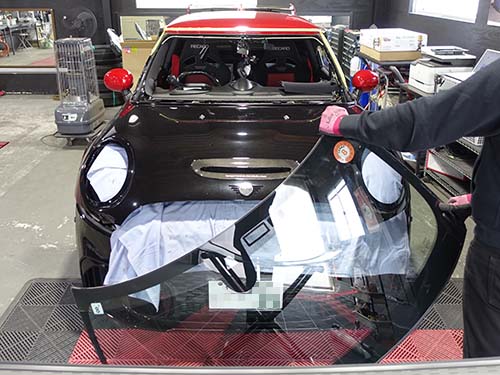 BMW正規ディーラーでも施工実績のある専門業者にて対応