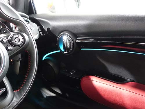 アンビエントライト内蔵の純正ドア内張装飾パネルへ交換