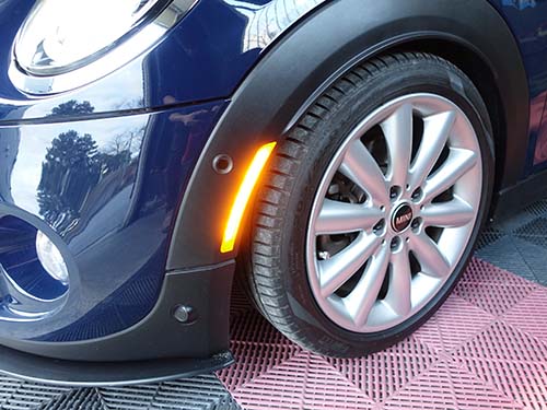 純正デザインの雰囲気を崩さない自然なドレスアップ