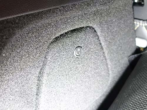 スイッチを設けることでシーケンシャルON／通常点灯OFFの切り替えも可能