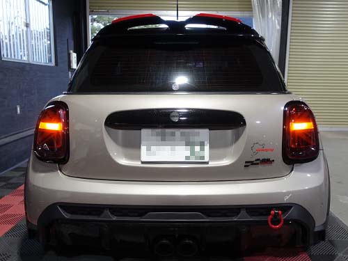 リアウインカー用シーケンシャルユニット装着