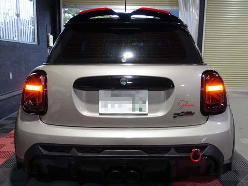 リアウインカー用シーケンシャルユニット装着