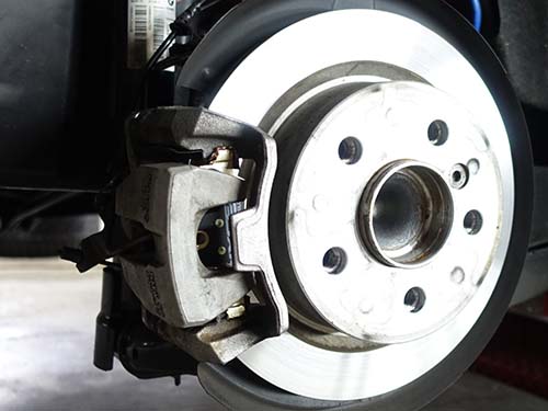 MINI F55 ダスト汚れ対策｜低ダストブレーキパッド装着