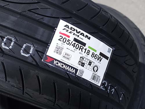 YOKOHAMA製 ADVAN FLEVA V701（205/40R18）