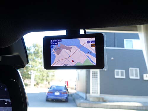 ユピテル製レーザー／レーダー探知機（ZK3100）を装着