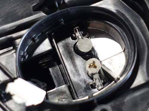 LEDの発熱により、導光用アクリルが焼損