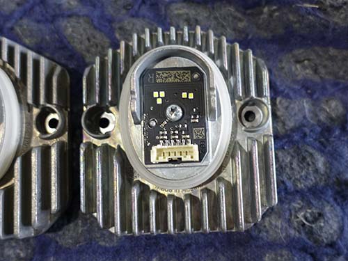 LEDモジュールはBMW純正新品へ交換