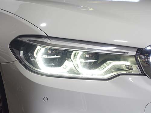 ヘッドライト修理(アクリルリペア)