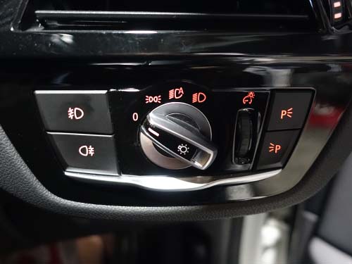 ヘッドライトスイッチの動作を適正化するコーディング