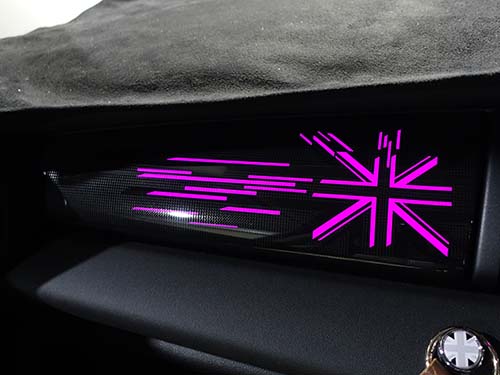 ミニ F56 ユニオンジャック パネルを後付装着