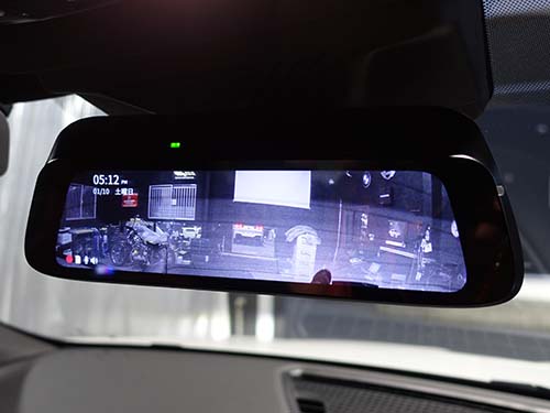 BMW X2 U10 デジタルミラー装着｜純正ルームミラー一体型の高性能ドラレコ