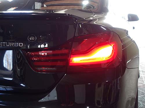 LCIモデル用の純正ブラックラインテールライト