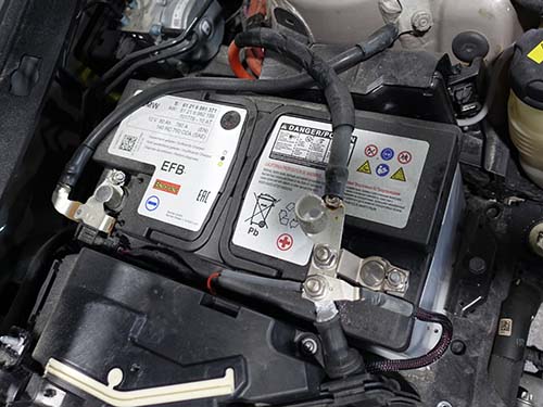 既存バッテリーはBanner製が装着