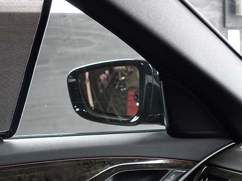 後退時の助手席ドアミラー下降角度変更（浅め）