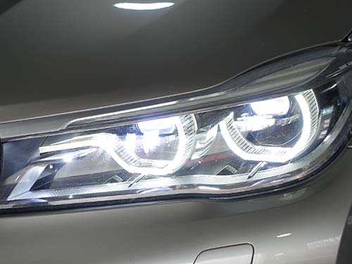 ヘッドライトASSY交換を行わず、必要最小限の修理で改善