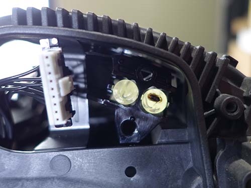 デイライト導光用アクリルが チップLEDの形状そのままに茶色く焼損