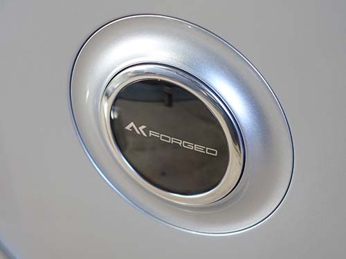 オプションのフローティングセンターキャップ