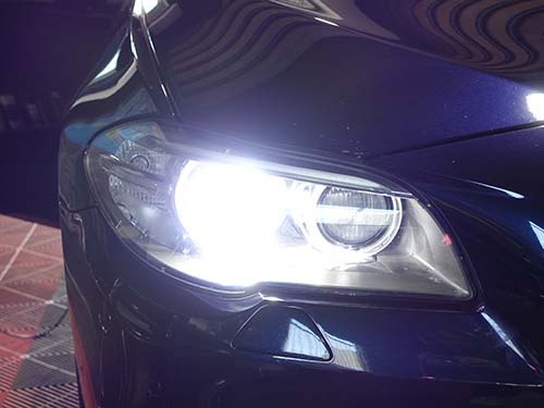 過度な光軸調整によりヘッドライト内部の可動機構へ負担が掛かり破損した可能性