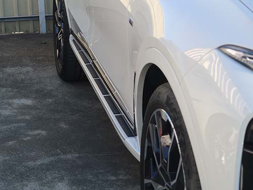 BMW X7 G07 ランニングボード後付