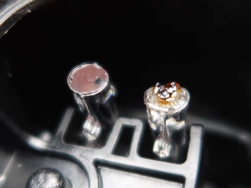 デイライト用LEDの発熱により、導光用アクリルが焼損してしまうことが原因