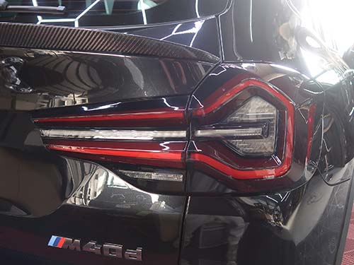 LCIモデル用のBMW純正テールライト を後付装着