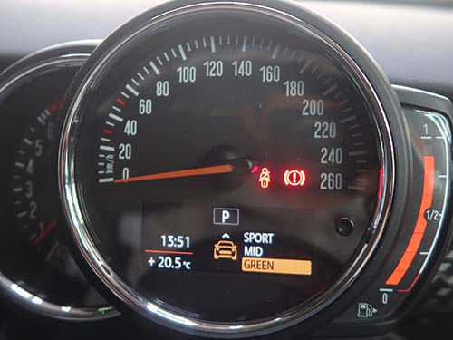 MINIのドライビングモードはGREEN／MID／SPORTの3モード