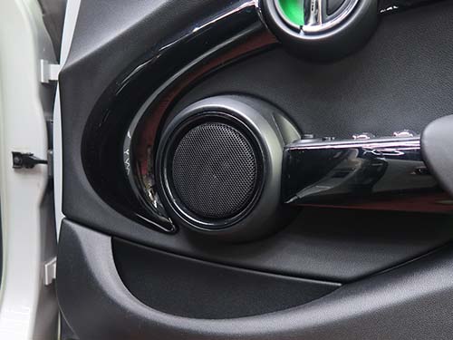 SPORTモード時に擬似エンジンサウンドが再生