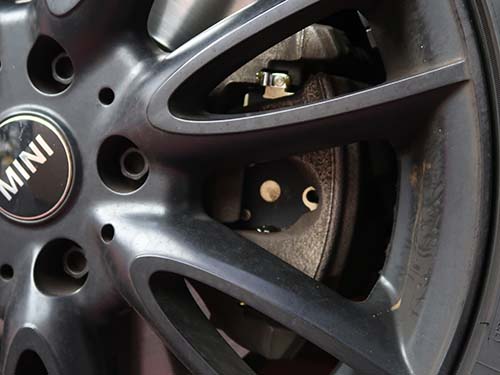 DIXCEL製 低ダストブレーキパッド（Mタイプ）へ交換