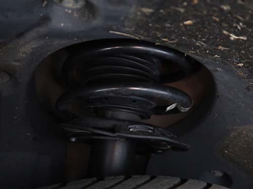 フロントショックアブソーバーダストブーツ交換