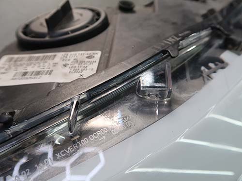 ヘッドライト水分混入対策コーキング