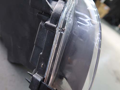 ヘッドライト水分混入対策コーキング