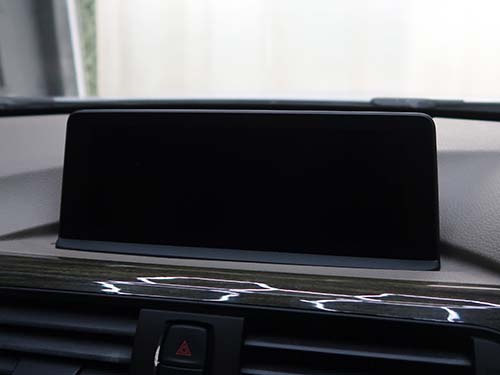 BMW 3シリーズ F30 モニター交換