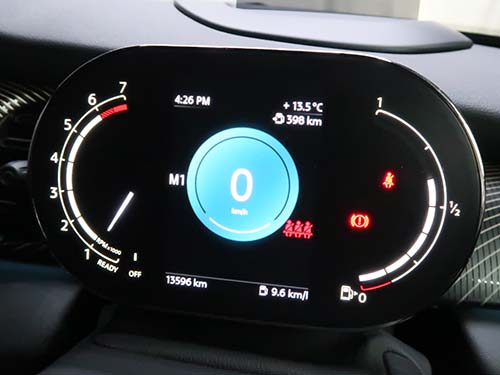 スポーツ走行時やワインディングロードでの操作性が大きく向