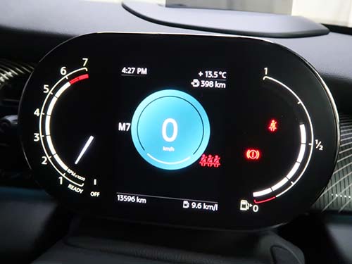 スポーツ走行時やワインディングロードでの操作性が大きく向