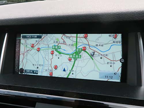 新規開通道路や最新施設情報が反映され、目的地検索の精度向上やルート案内の信頼性アップ