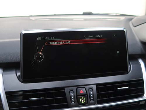 BMW 2シリーズグランツアラー 車両動き出し注意