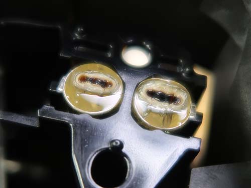 デイライト導光用アクリルを露出させると、焼損部は一目瞭然