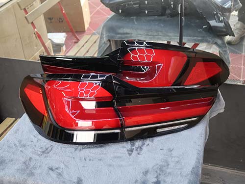 使用したのはBMW純正新品パーツ