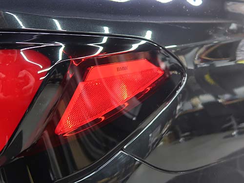 使用したのはBMW純正新品パーツ