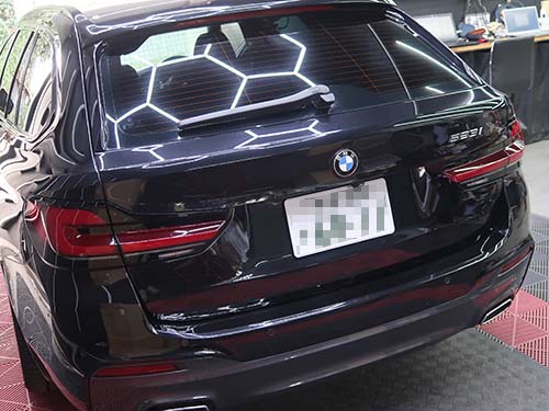 BMW 5シリーズ（G30 / G31 / F90）へのLCIテールライト後付装着は、これまでにも多数施工