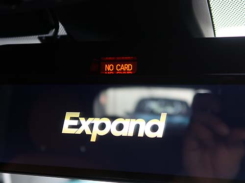 純正ETC2.0内蔵ルームミラーに自然にフィットする専用デザイン