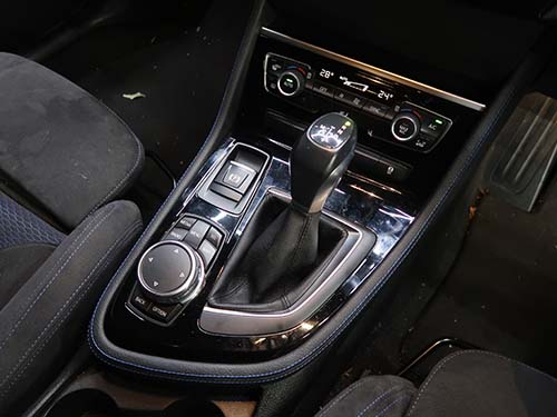 BMW 2シリーズアクティブツアラー F45 車両動き出し注意 修理